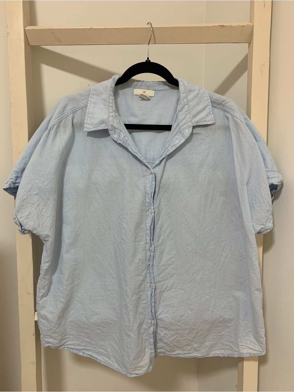 H&M Light Blue Short Sleeve Button-Down Shirt